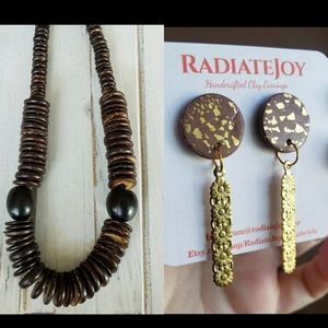🥳3/$16🥳-Beautiful natural earthy, boho necklace wood, seeds.